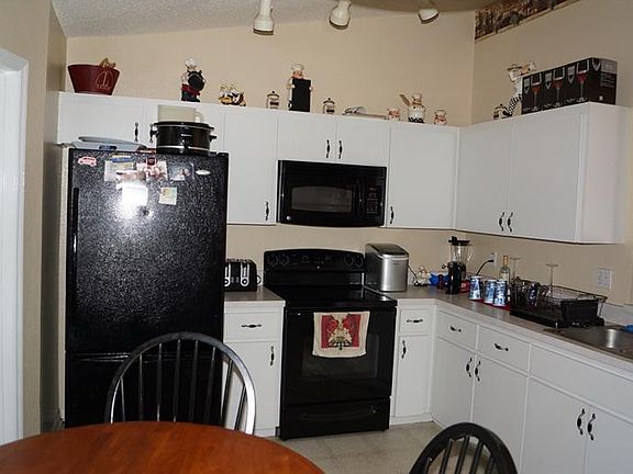 4th image of 143 Kings Pond Ave