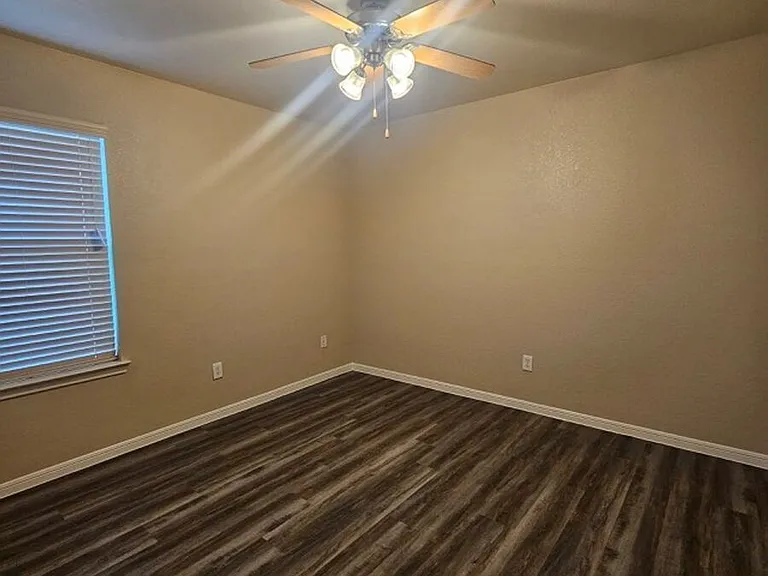 4410 Hank Dr — Photo 13