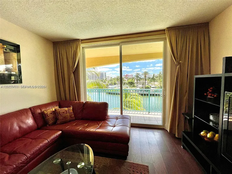201 S Golden Isles Dr #306 — Photo 18