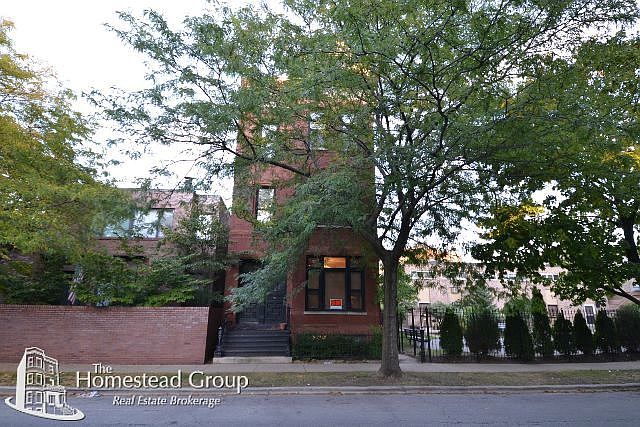 1st image of 1939 N Larrabee St #Thrreee