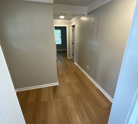 5th image of 811 E Cranford Ave