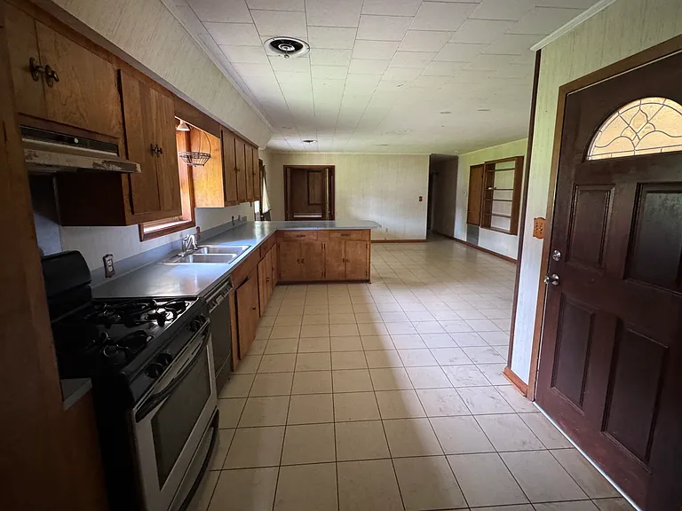 401 Pecan Dr — Photo 3