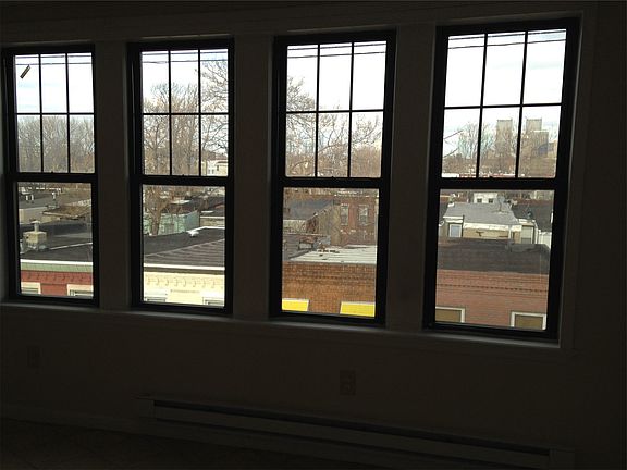 3rd image of 1400 Point Breeze Ave