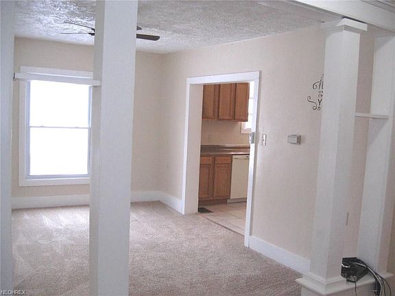 3rd image of 177 East St