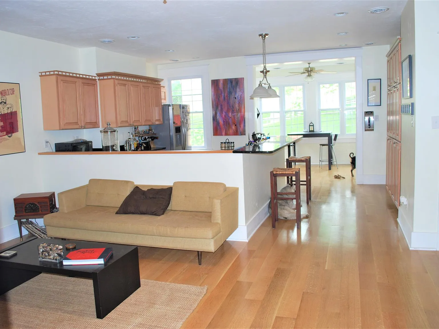 3 bed, 1734 sqft, $2,195 — Photo 4
