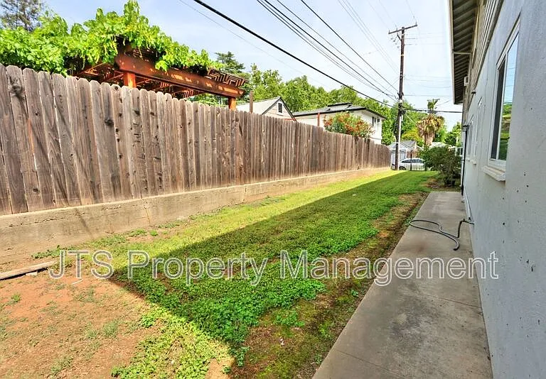 4439 V St #1 — Photo 59
