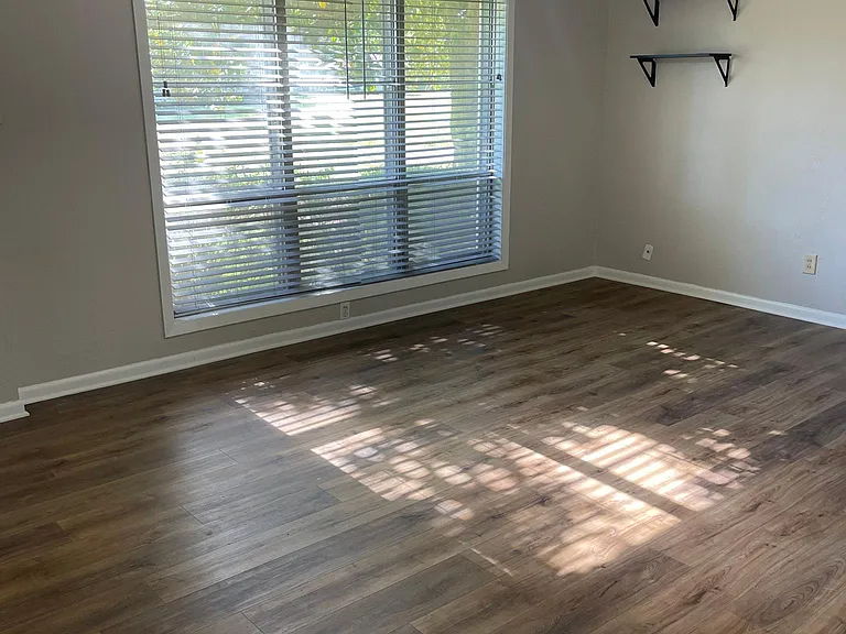 2408 Arcadia Dr — Photo 7