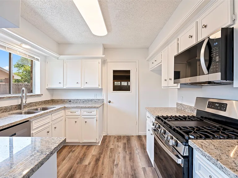 2906 Heatherwood Dr — Photo 11