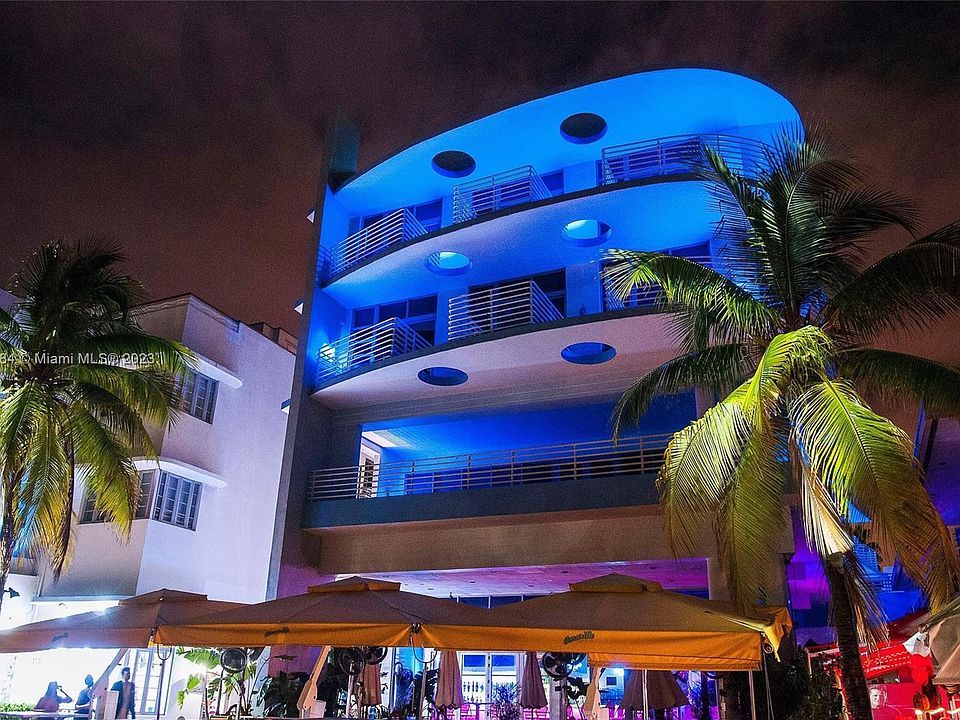 Discovering 1052 Ocean Drive, Miami Beach, FL: A Traveler's Guide