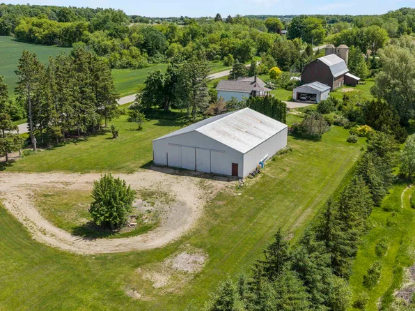 8557 Liberty School Rd, Omro, WI 54963