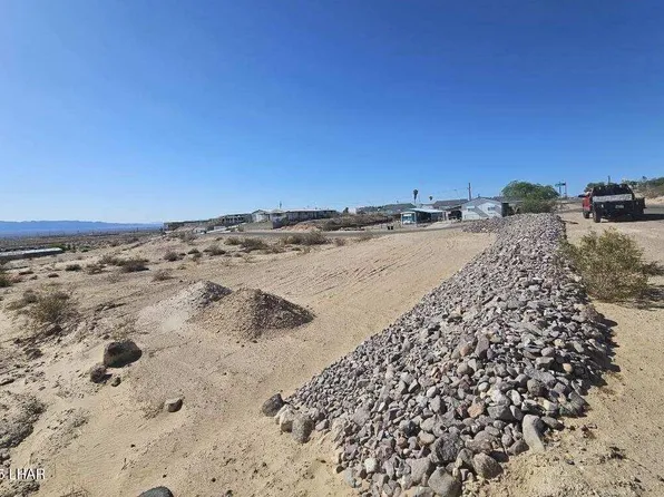 5118 E Chiricahua Dr, Topock, AZ 86436