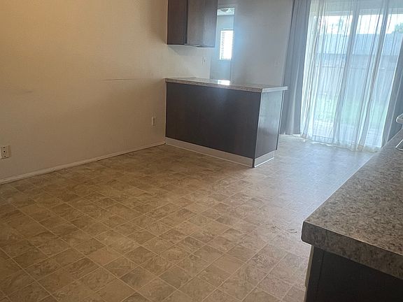 5th image of 4720 Merlin St