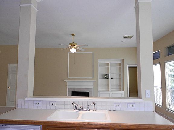 4th image of 3923 Summerfield Dr