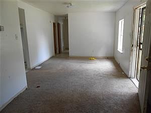 3rd image of 2960 Hattie St