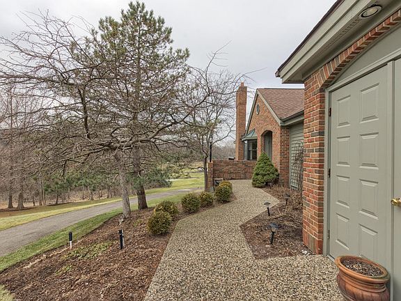 3rd image of 867 Cascade Hills East Dr SE #8