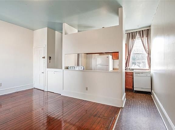 2nd image of 1026 Dumaine St #3A