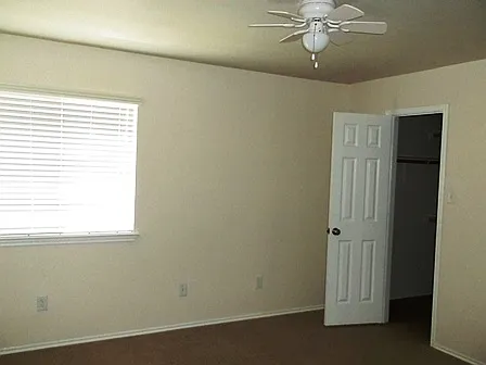 4 bed, 2.5 bath, 2129 sqft, $1,895 — Photo 3