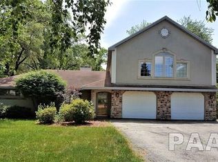 3302 E Cedar Hills Dr, Chillicothe, IL 61523