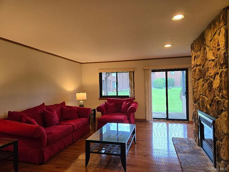 731 Panorama Dr — Photo 6