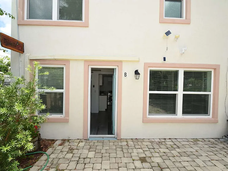 403 N Oleander Ave #B — Photo 27