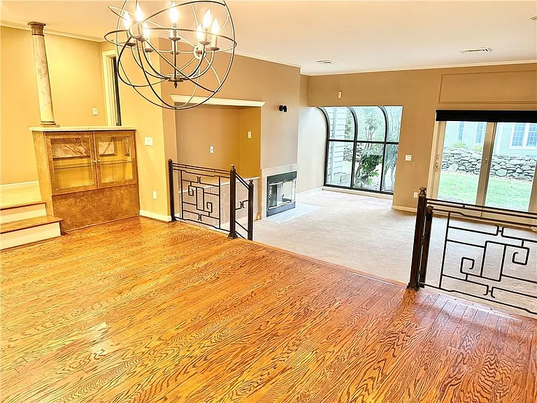 2 Weetamoe Farm Dr — Photo 5