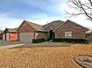18208 Willow Oak Ln, Edmond, OK 73012