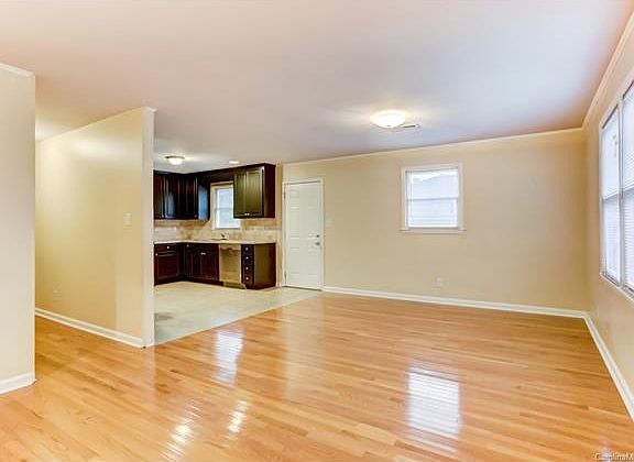 2nd image of 616 Laundry St