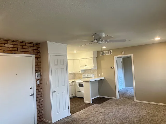4100 Apartments — Photo 22