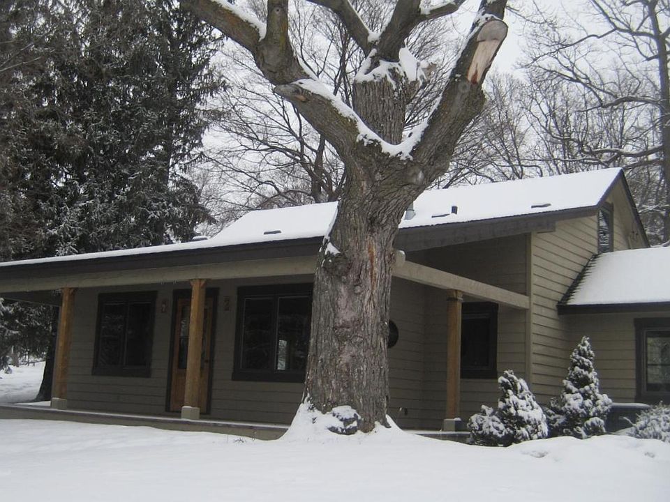 2nd image of 5014 Main Ave NE