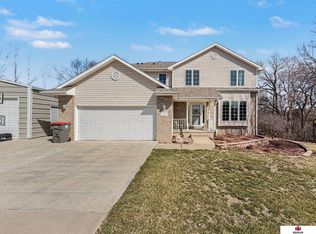3800 W Springview Rd, Lincoln, NE 68522