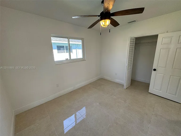 115 SE 2nd St #1 — Photo 3