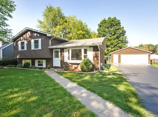3205 Poplar Dr, Island Lake, IL 60042