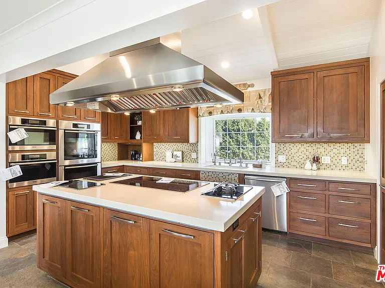 17108 Oak View Dr — Photo 12