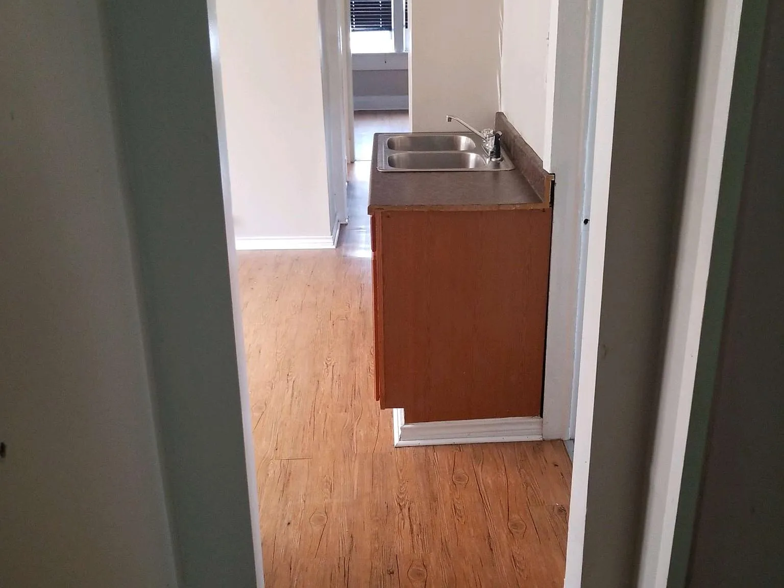 2 bed, $900 — Photo 4