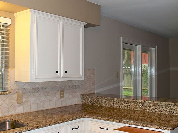 4th image of 4234 Mulligan Dr