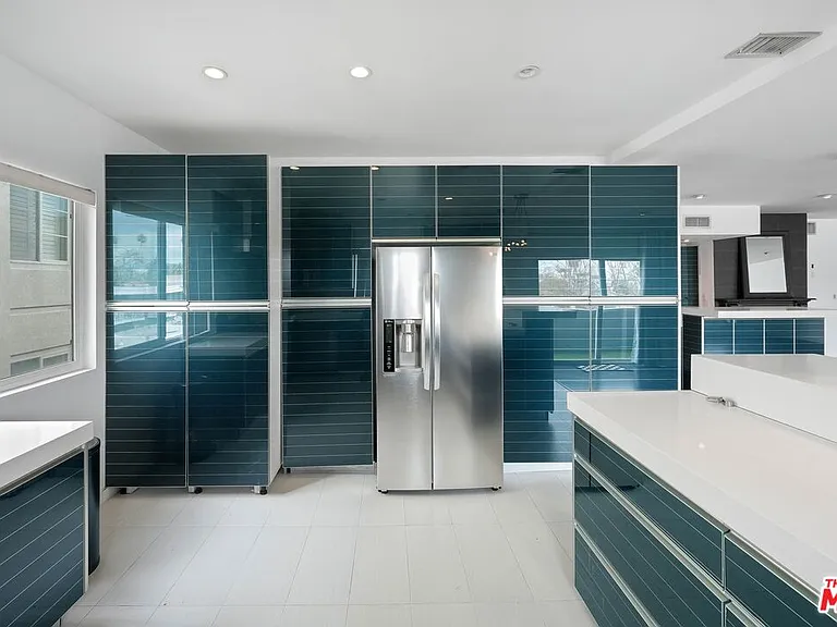 825 S Le Doux Rd #303 — Photo 7