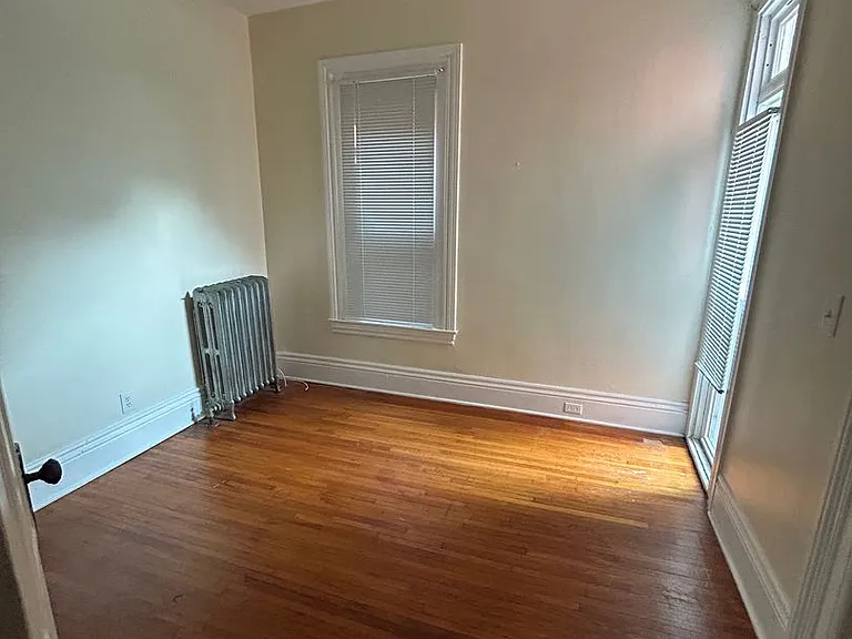 52 Rowley St — Photo 9