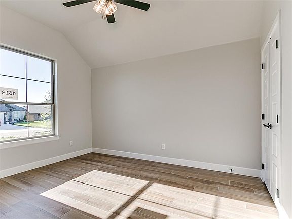 5th image of 4613 Bermuda Dr