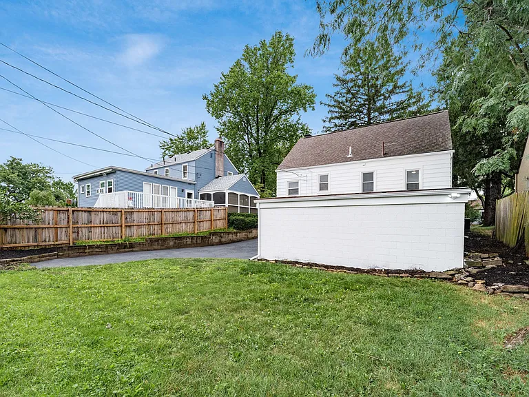 884 S Chesterfield Rd — Photo 34