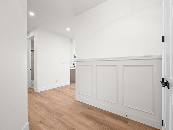 3rd image of 11 Arthur Way