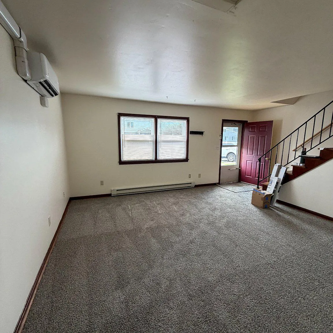 3 bed, 1.5 bath, 1250 sqft, $1,600 — Photo 3