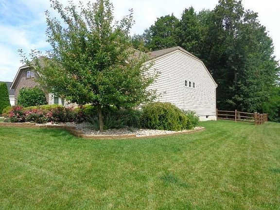 3rd image of 1426 Woodbury Glen Dr