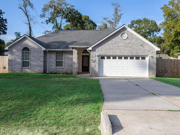 3302 Royal Oaks Dr, Spring, TX 77380