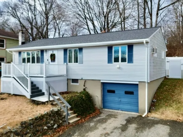 91 Hillside Dr, Hamburg Boro, NJ 07419