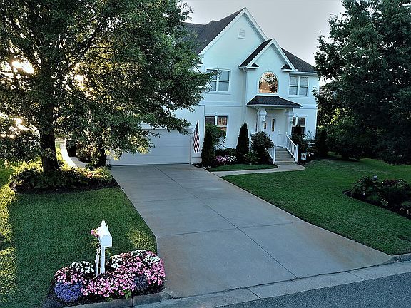 2nd image of 956 Sandoval Dr