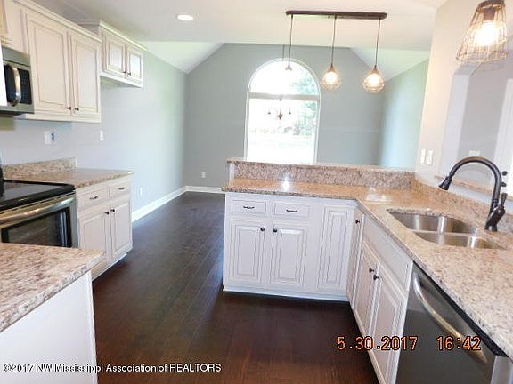 4th image of 550 Bouldercrest Dr