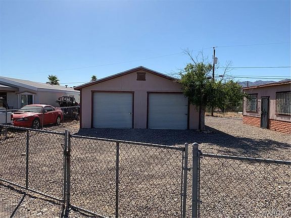 3rd image of 1933 Sea Breeze Ln