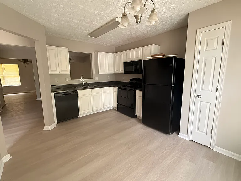 3527 Waldrop Trl — Photo 9