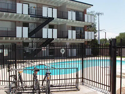 2 bed, 1.5 bath, 950 sqft, $1,150 — Photo 3