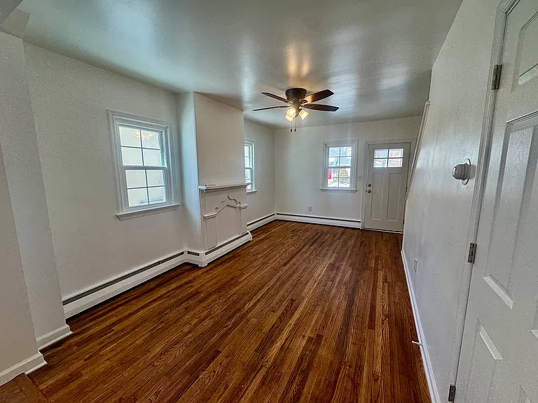 230 Church St — Photo 5
